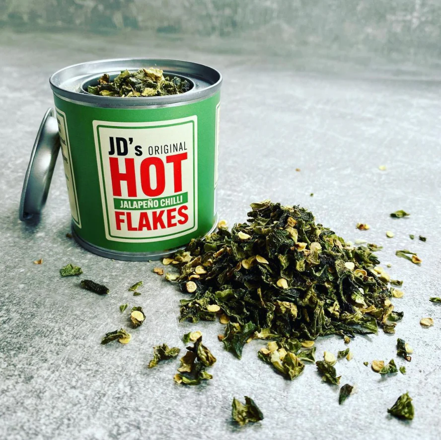 JD's Hot Jalapeño Chilli Flakes - 35g Tin - Image 2