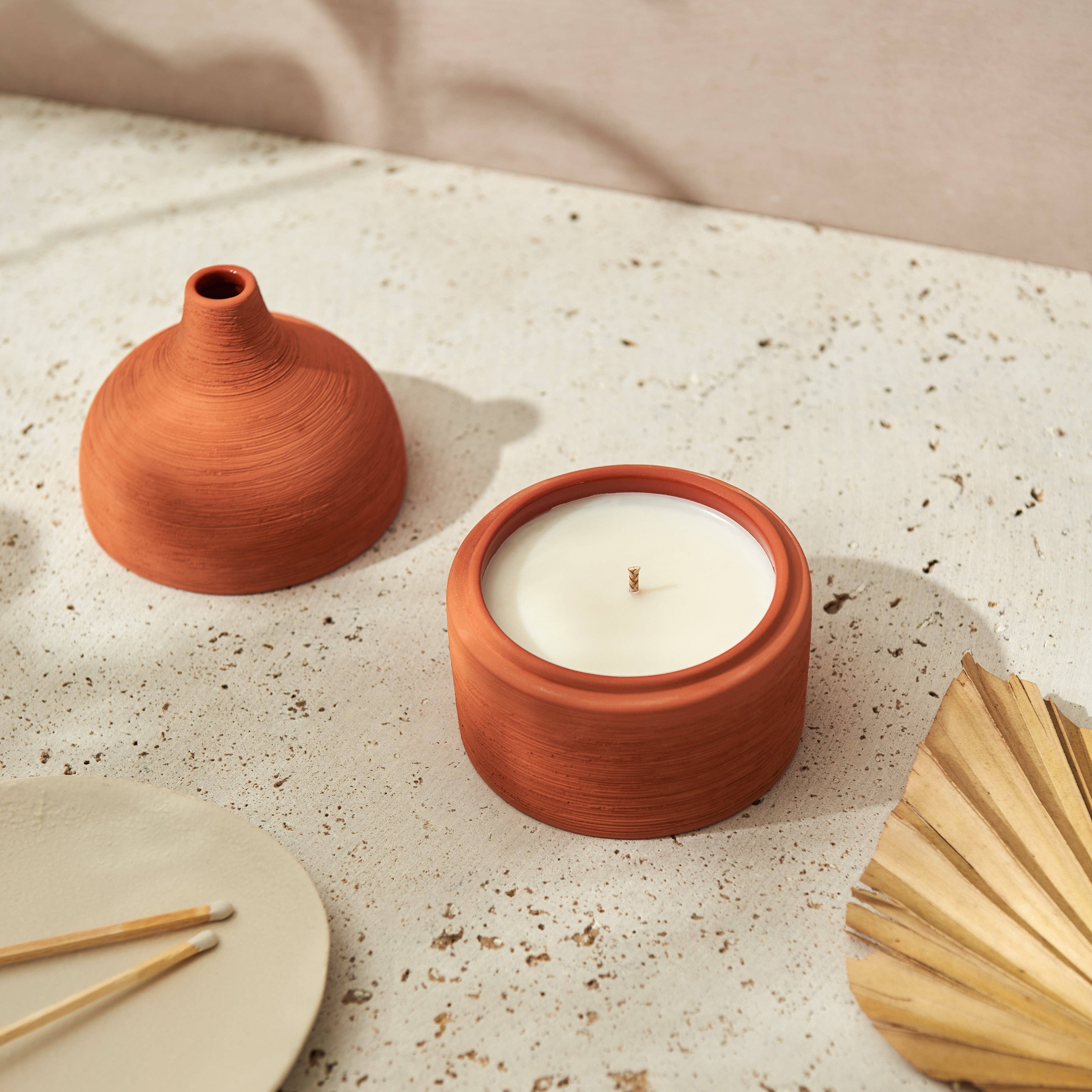 Moroccan Amber & Orris Root Textured Terracotta Candle