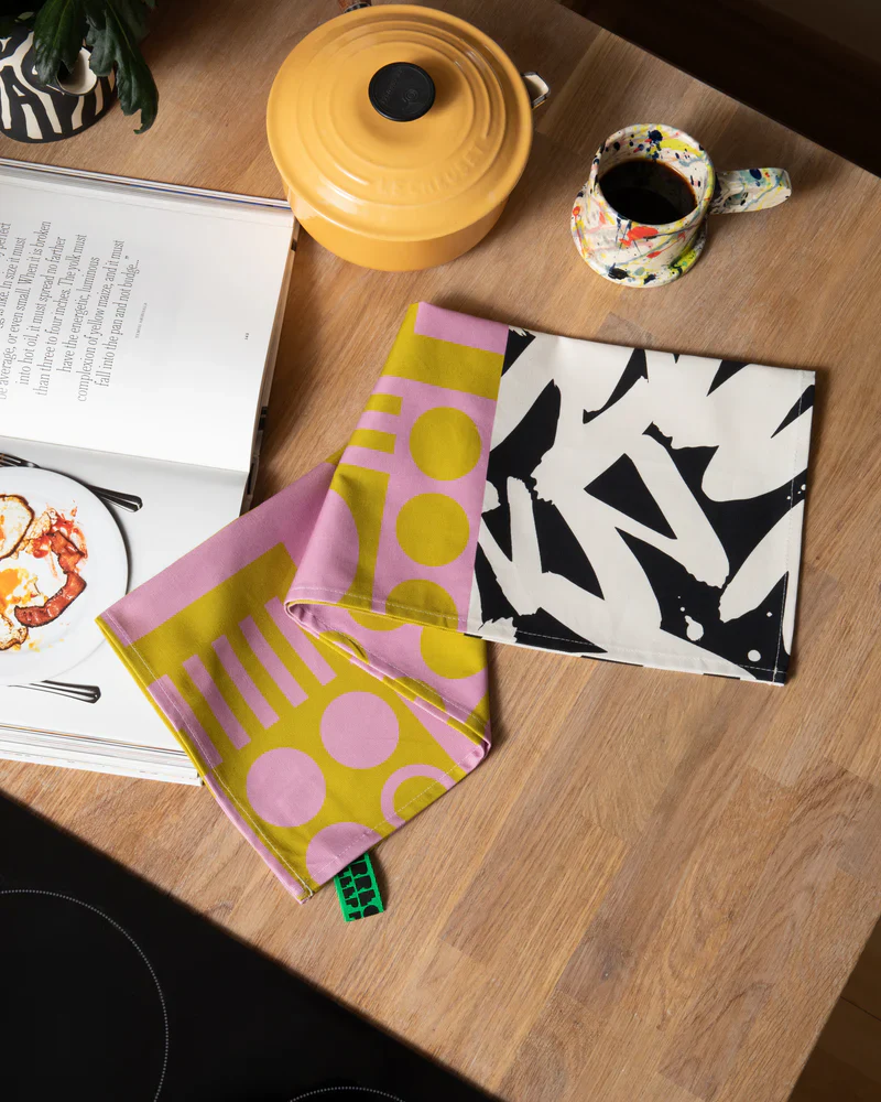 Organic Cotton Tea Towel in Wasabi, Irregular Sleep Pattern - Image 2