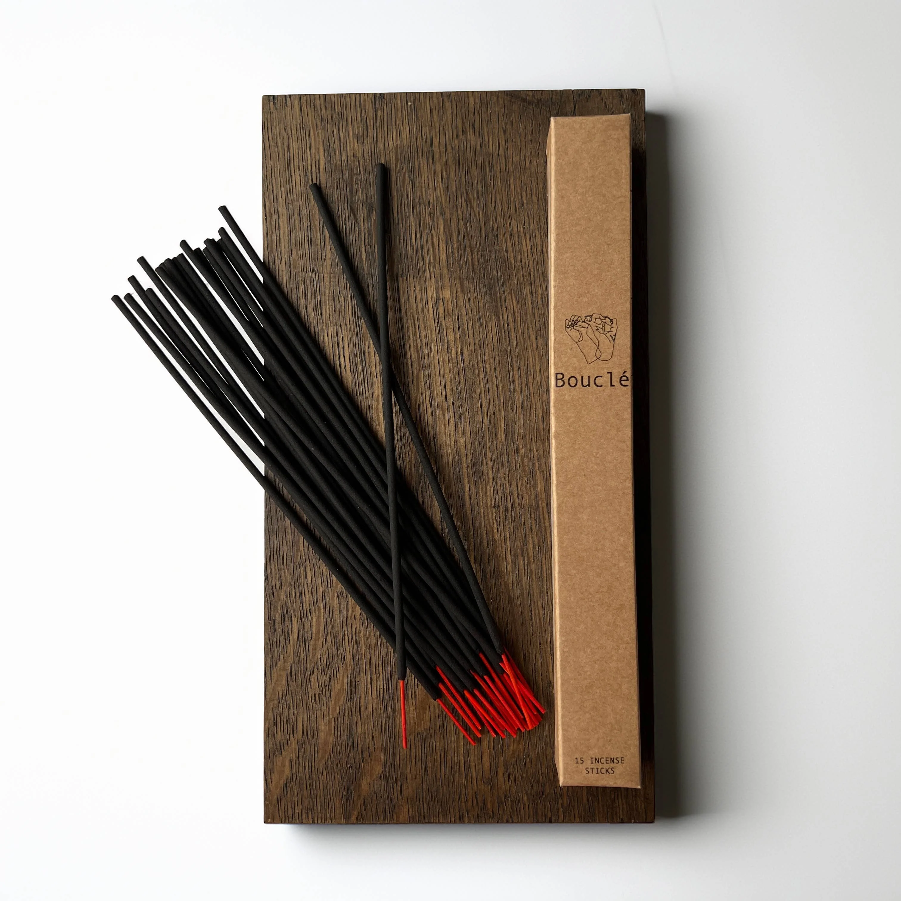 Oud & Cedar Incense Sticks, Boucle