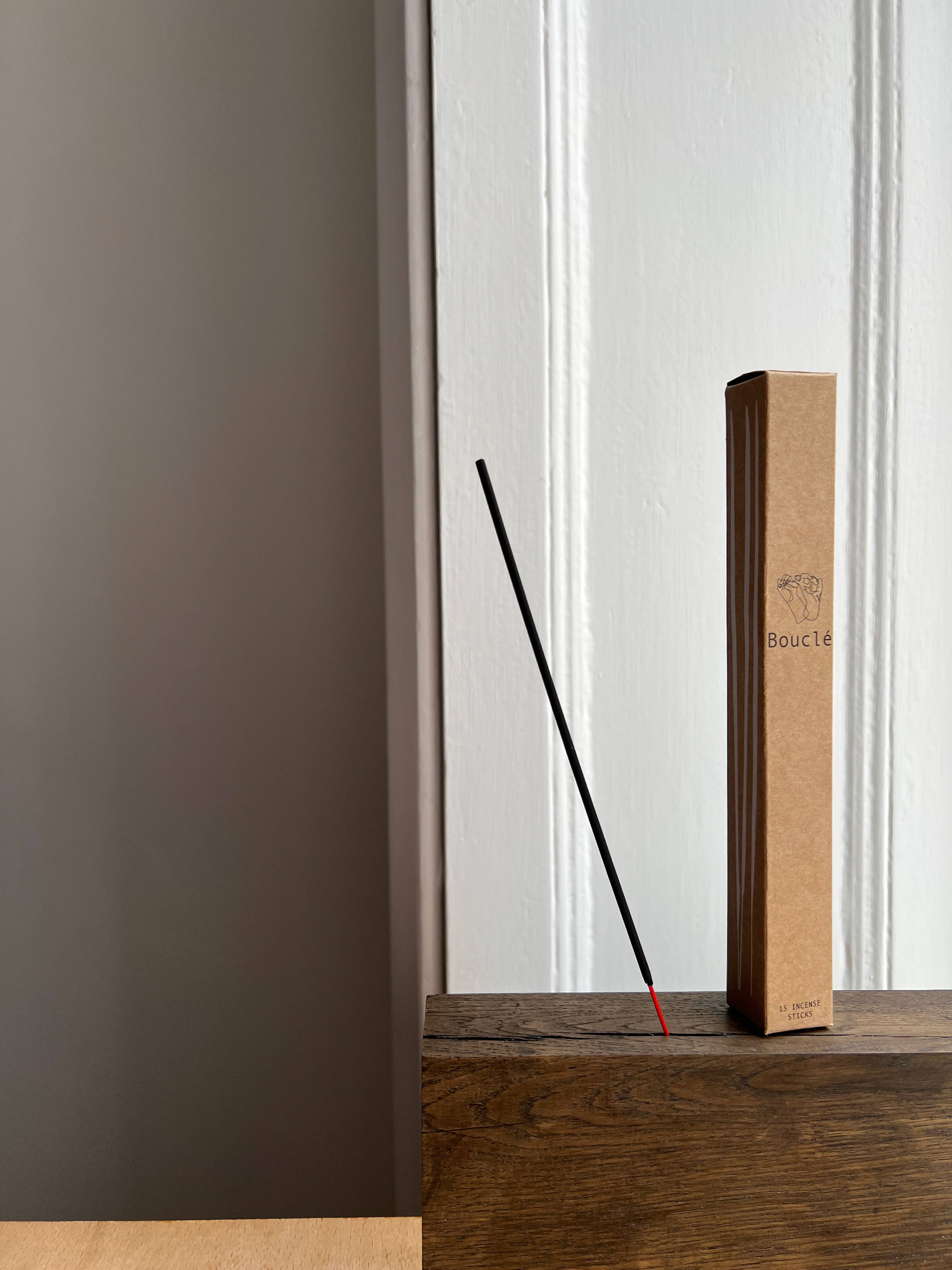 Oud & Cedar Incense Sticks, Boucle - Image 2