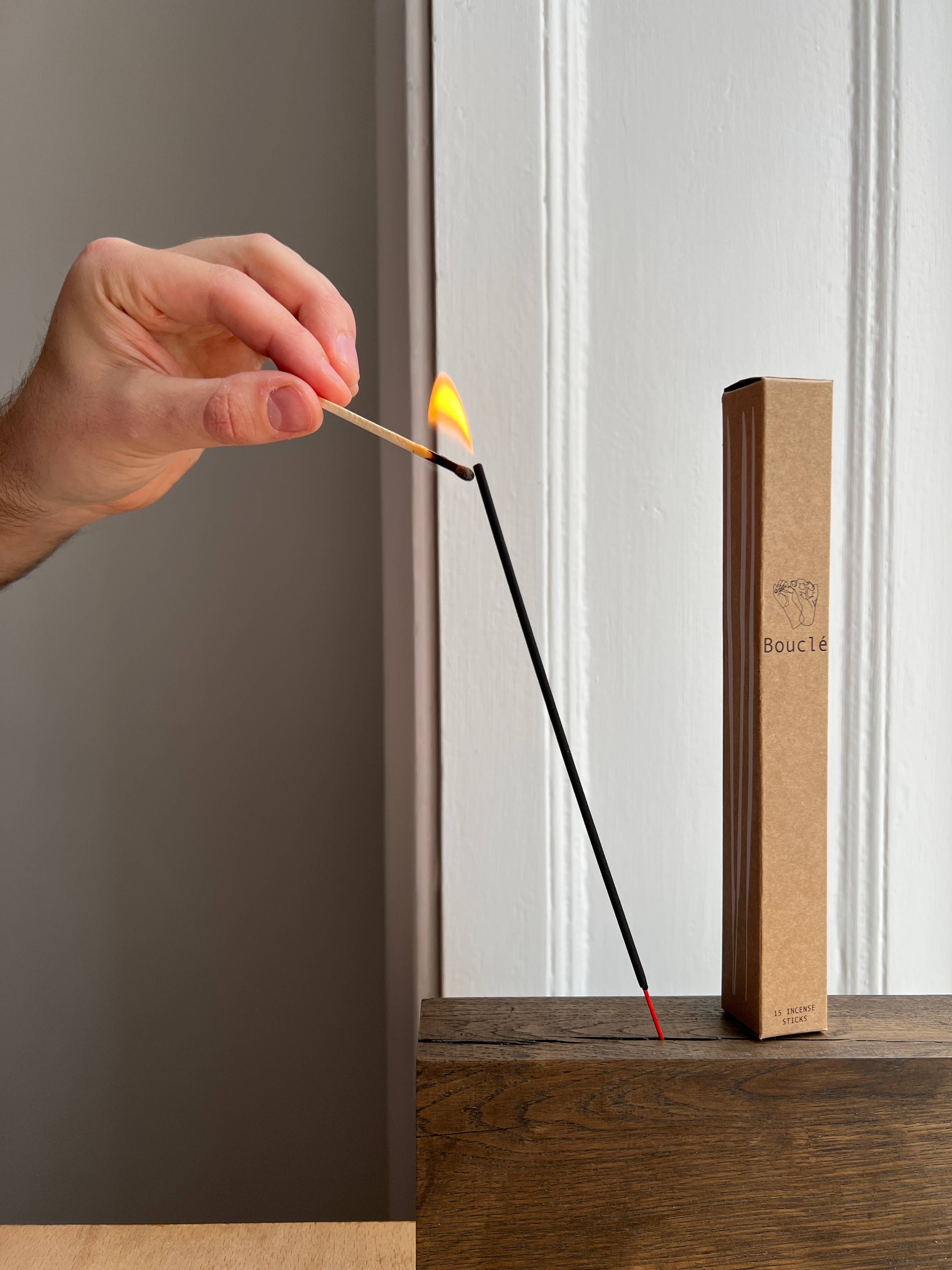 Oud & Cedar Incense Sticks, Boucle - Image 3