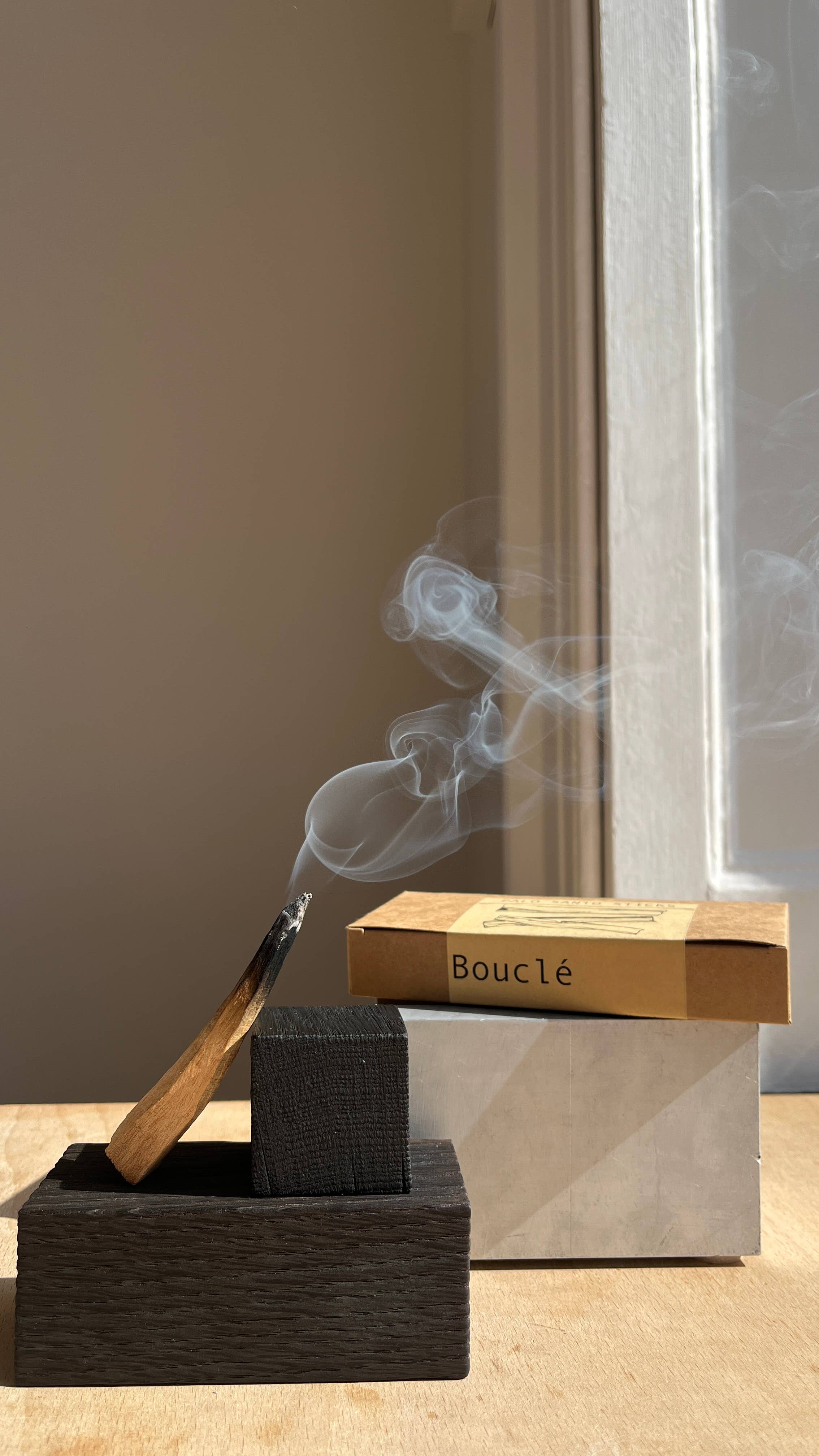 Palo Santo Sticks | Box of 7, Boucle