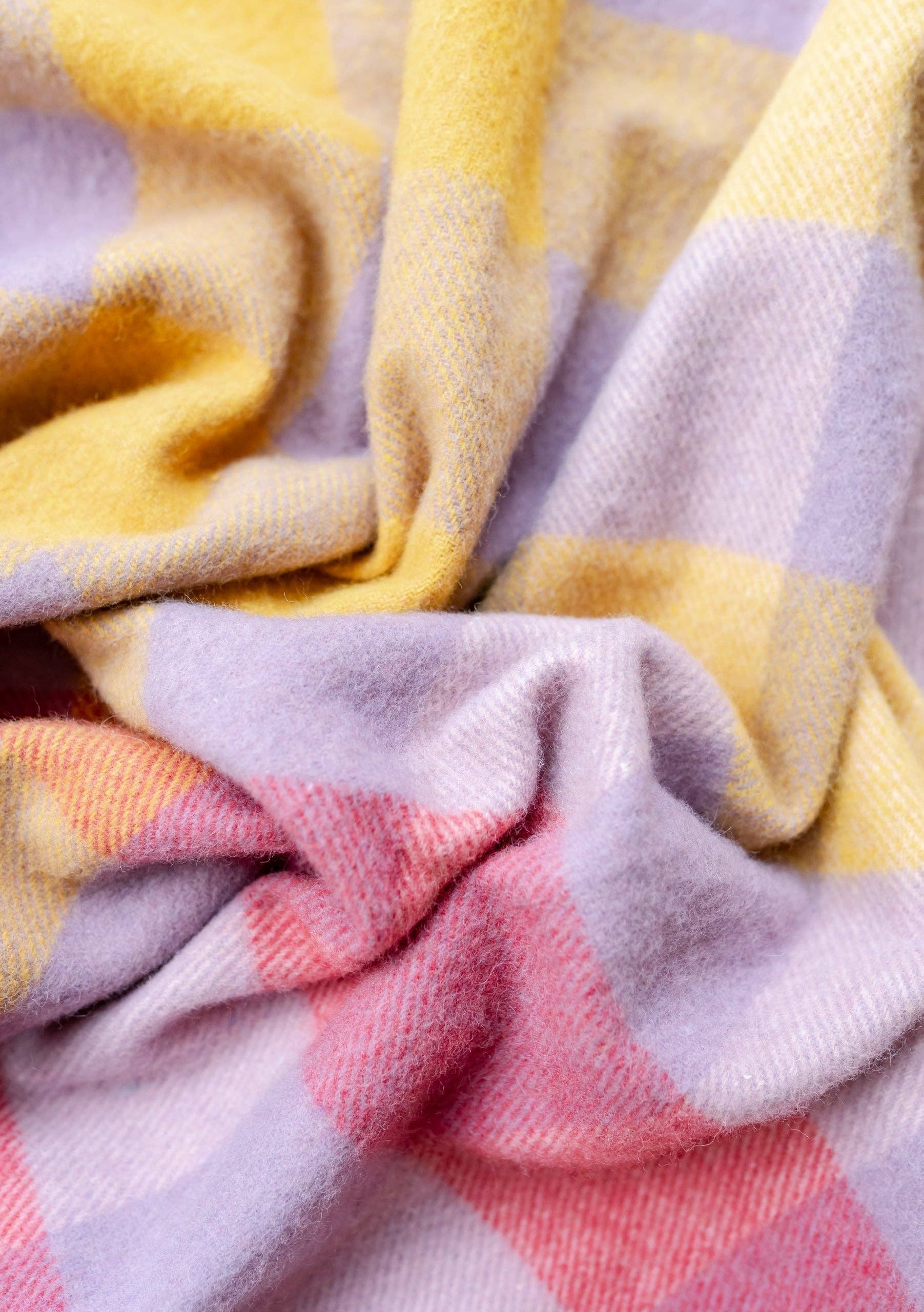 Recycled Wool Blanket in Lilac Gradient Gingham - Image 3