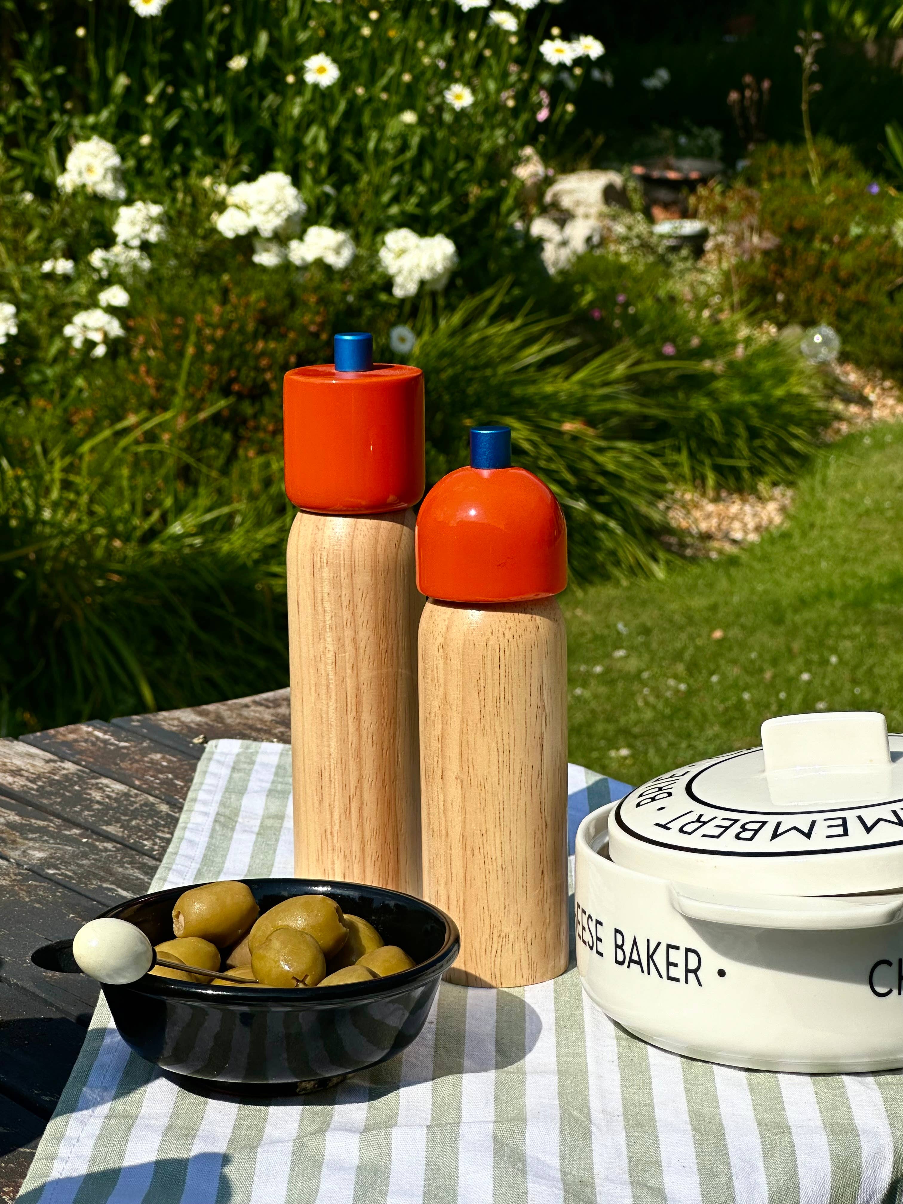 Salt & Pepper Grinder - Orange & Blue, Maegen - Image 4