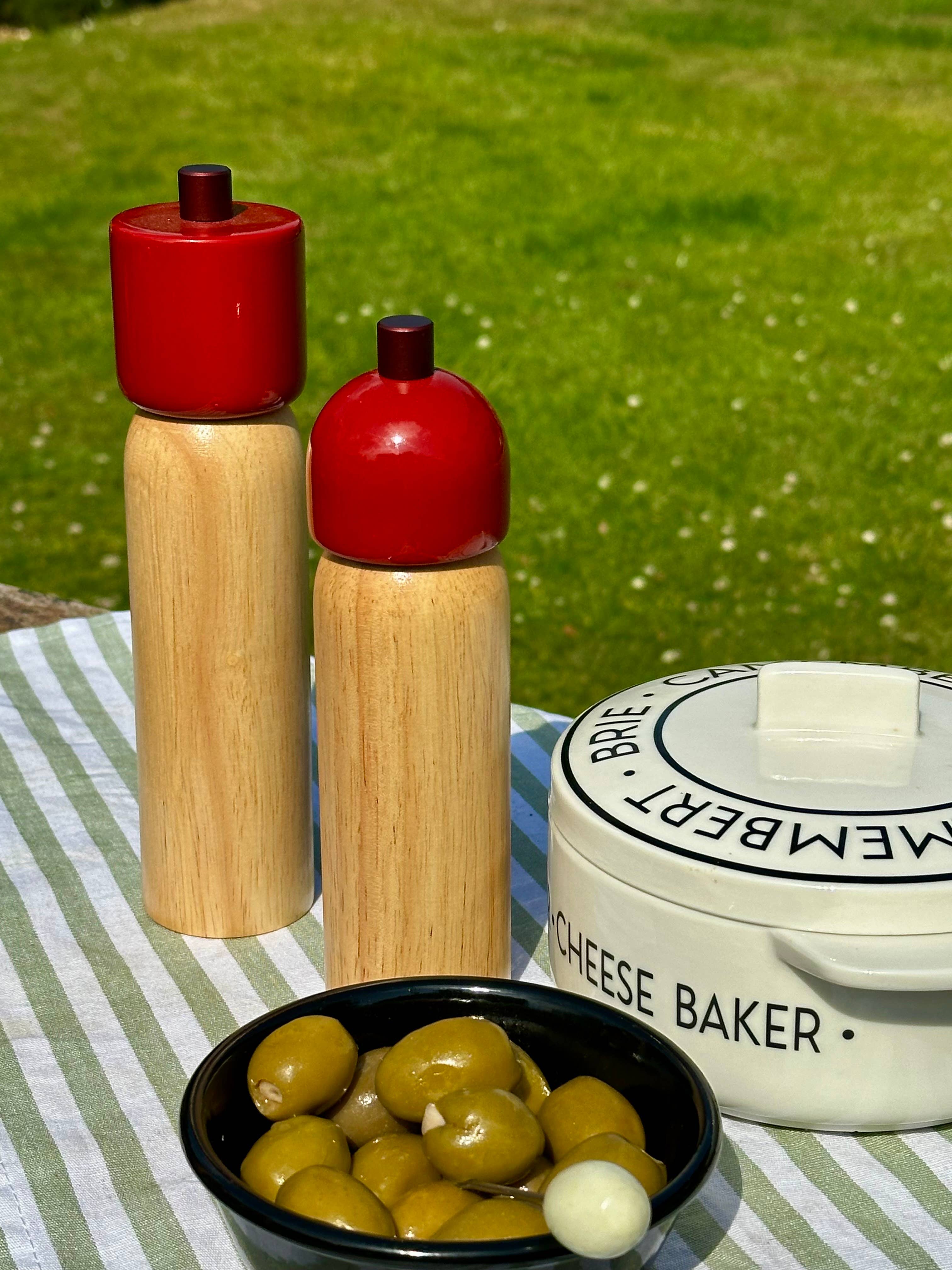 Salt & Pepper Grinder - Red & Red, Maegen - Image 4